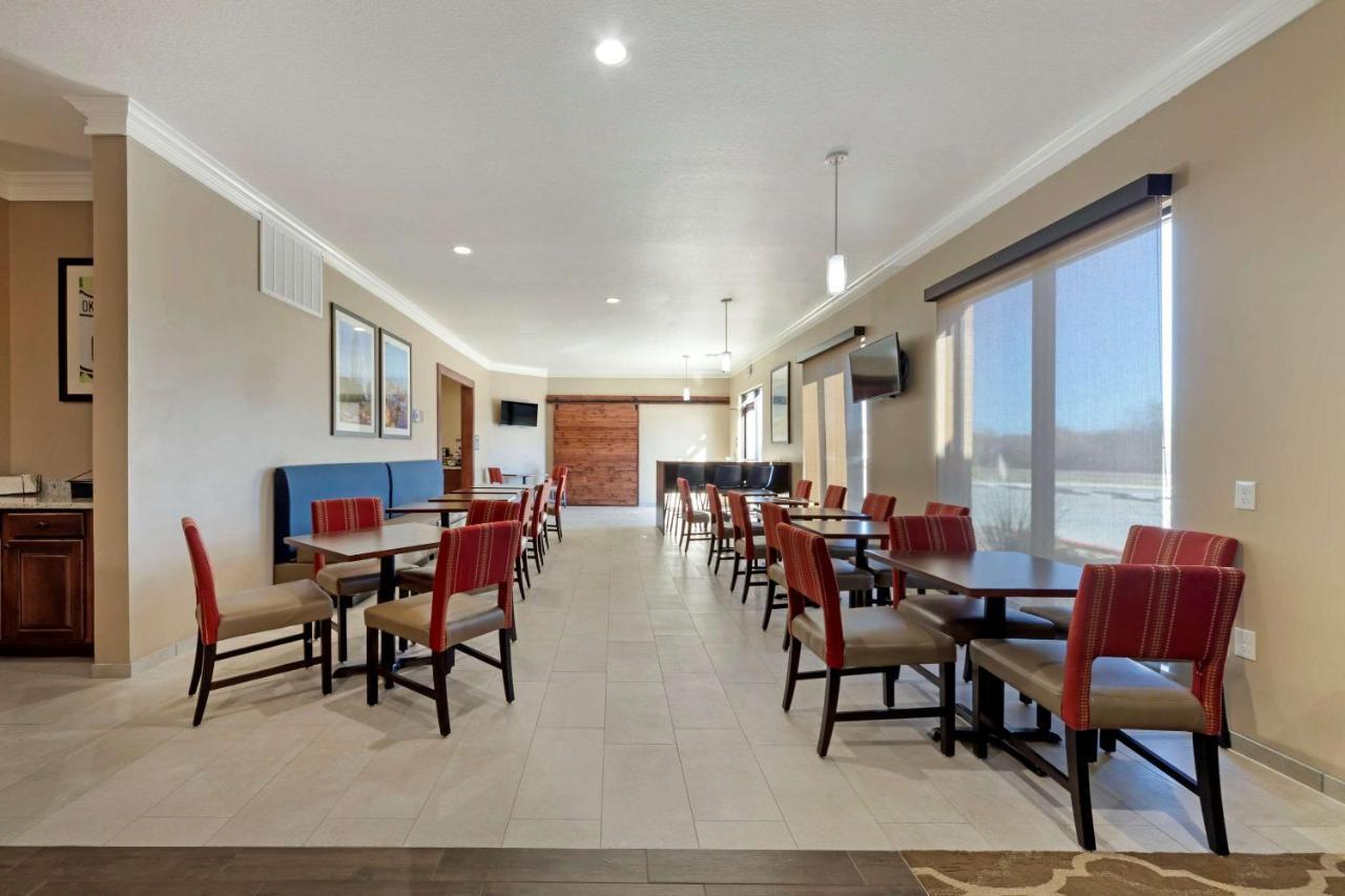 Comfort Inn & Suites Harrah Choctaw Eksteriør billede