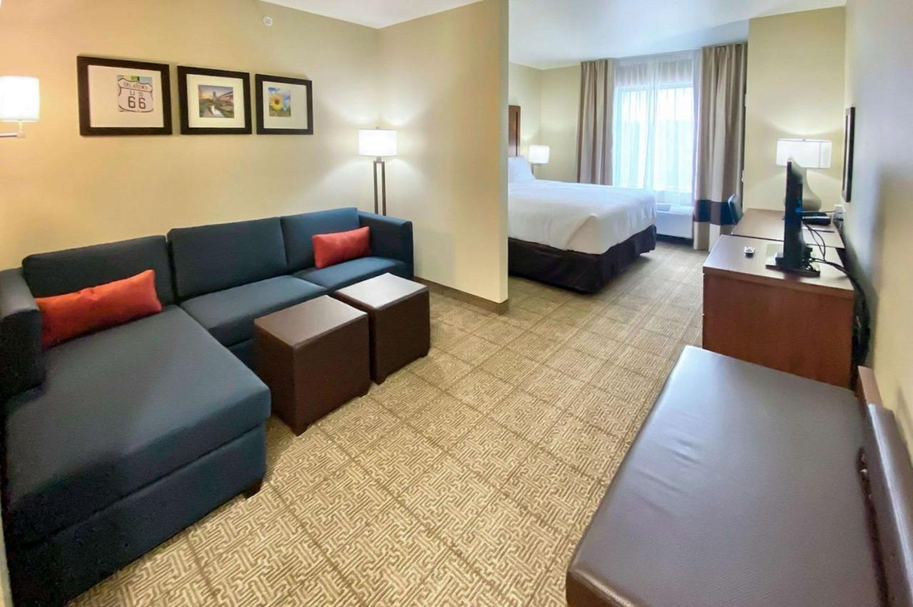 Comfort Inn & Suites Harrah Choctaw Eksteriør billede